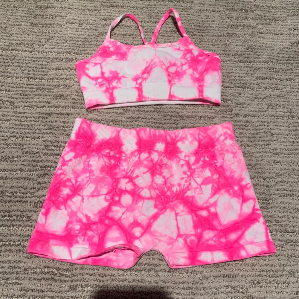 girls tie dye sport bra and shorts